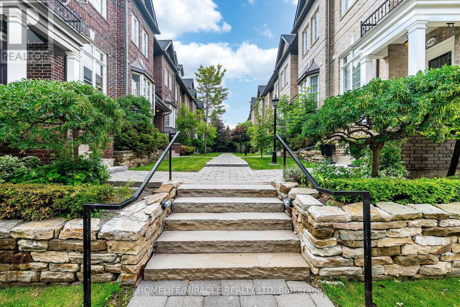 Row / Townhouse for Sale in 1 - 265 VAN DUSEN BOULEVARD|Toronto (Islington-City Centre West), Ontario M8Z3J2 2