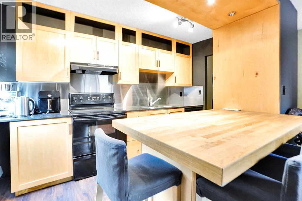Apartment for Sale in 405, 823 19 Avenue SW|Calgary, Alberta T2T0H6 2