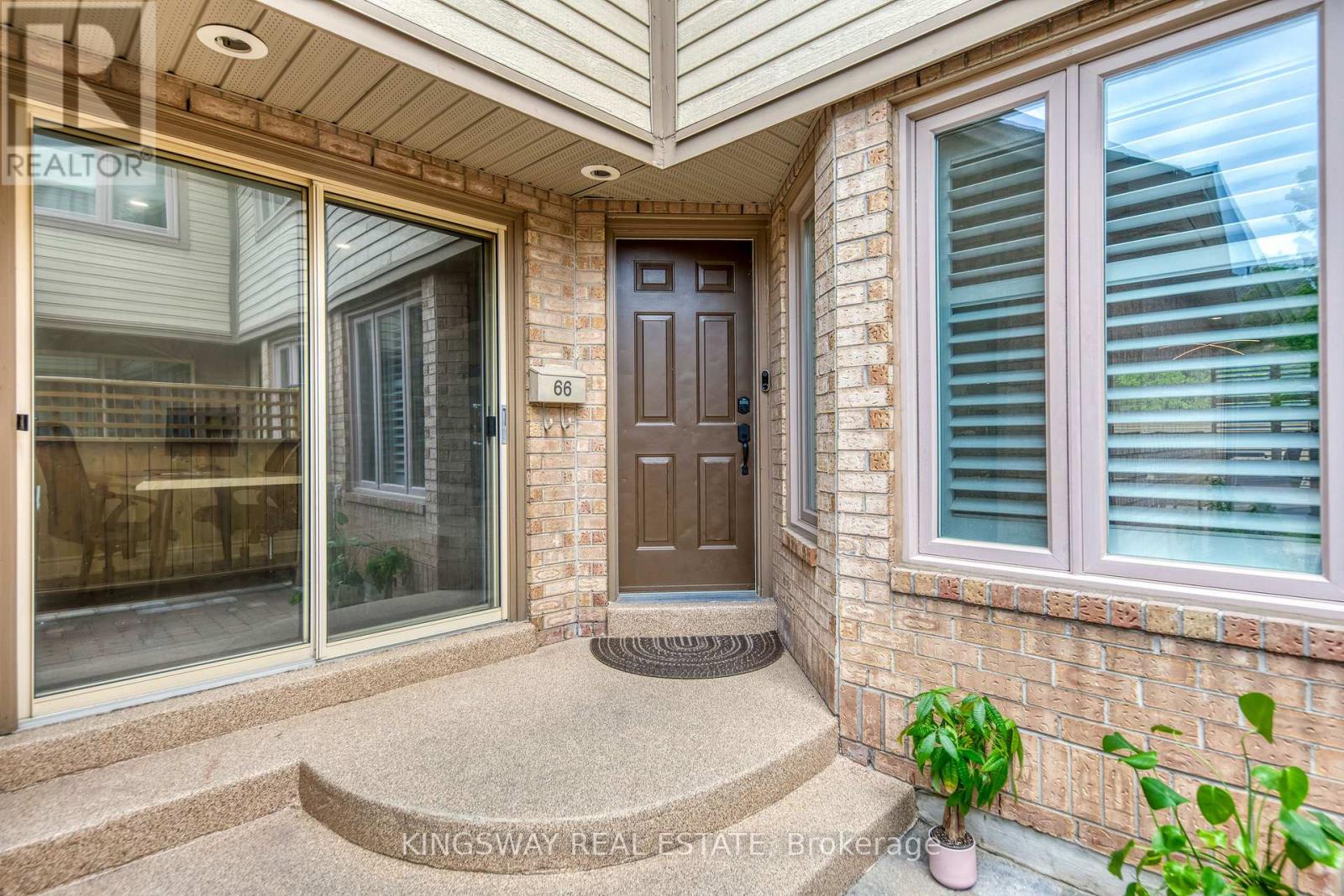 Row / Townhouse for Sale in 66 - 1725 THE CHASE ROAD|Mississauga (Central Erin Mills), Ontario L5M4N3 3