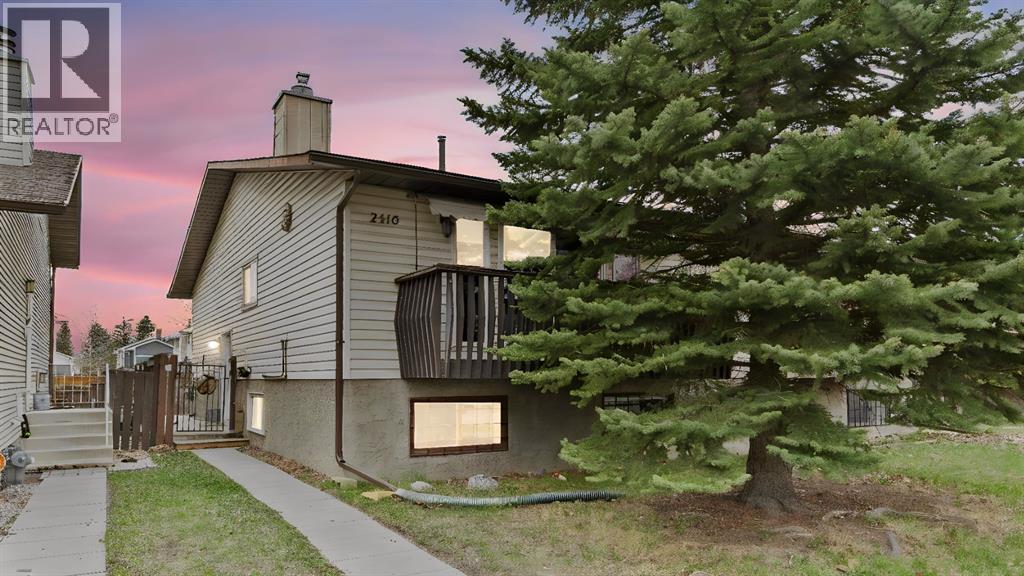 Duplex for Sale in 2416 Woodview Drive SW|Calgary, Alberta T2W4X7 3