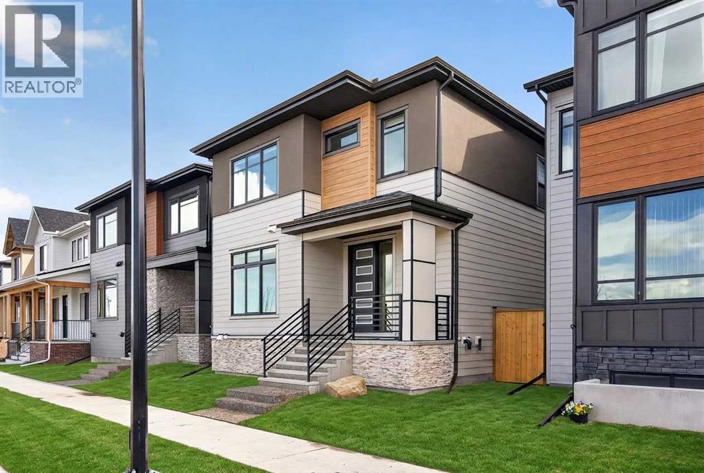 House for Sale in 267 Bluerock Avenue SW|Calgary, Alberta T2Y0W2 3
