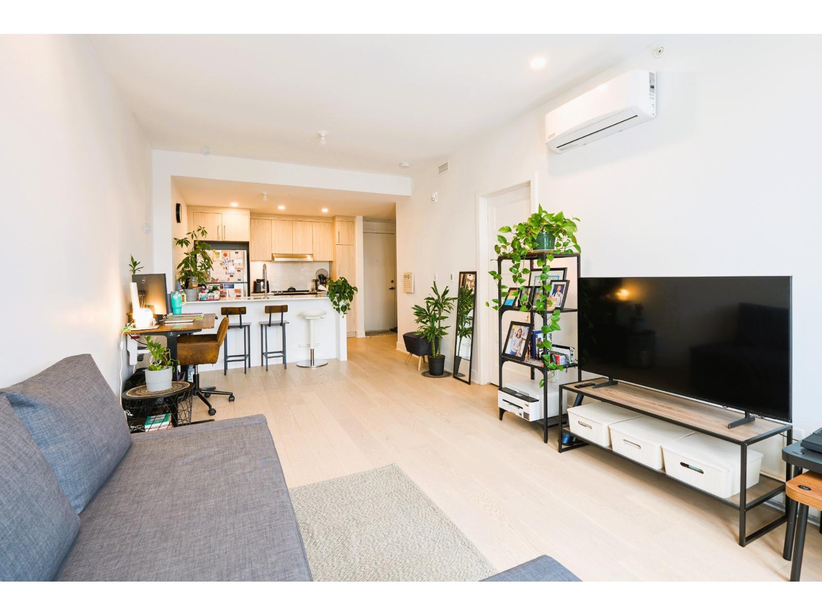 10130 Rue Lauraine-Vaillancourt, #402, Montréal (Ahuntsic-Cartierville), Quebec H3L0B3