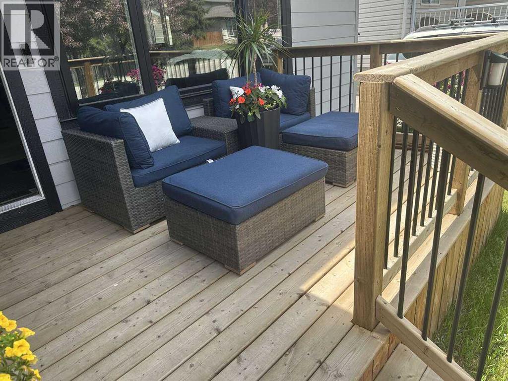 House for Sale in 15 Brookmere Place SW|Calgary, Alberta T2W2P5 3