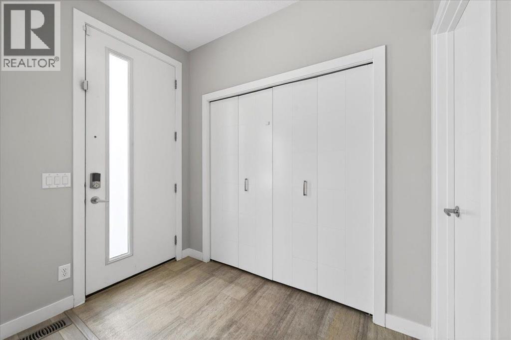 Row / Townhouse for Sale in 123 Redstone Crescent NE|Calgary, Alberta T3N1M4 3