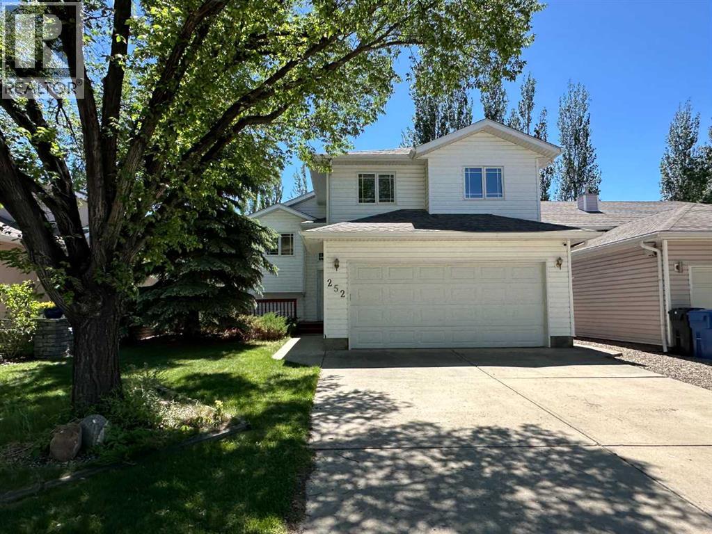 252 Red Crow Boulevard W, Lethbridge, Alberta T1K7B6