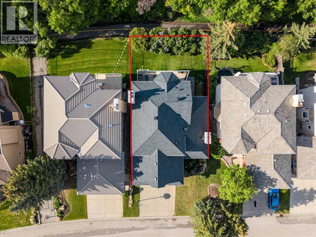 House for Sale in 68 Christie Knoll Heights SW|Calgary, Alberta T3H2V2