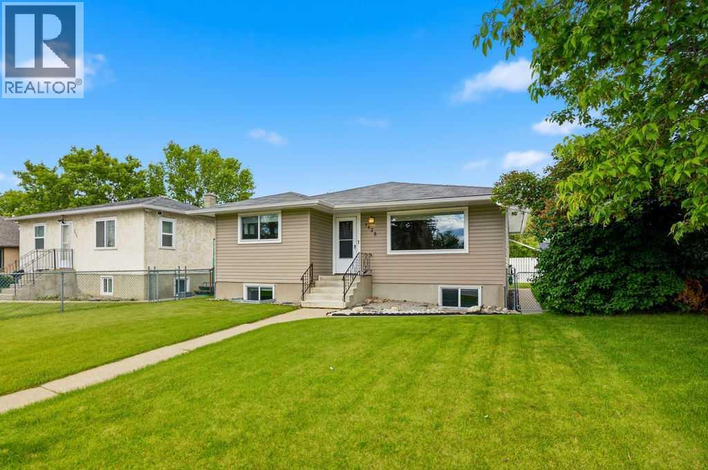 House for Sale in 7428 23 Street SE|Calgary, Alberta T2C0X9 3