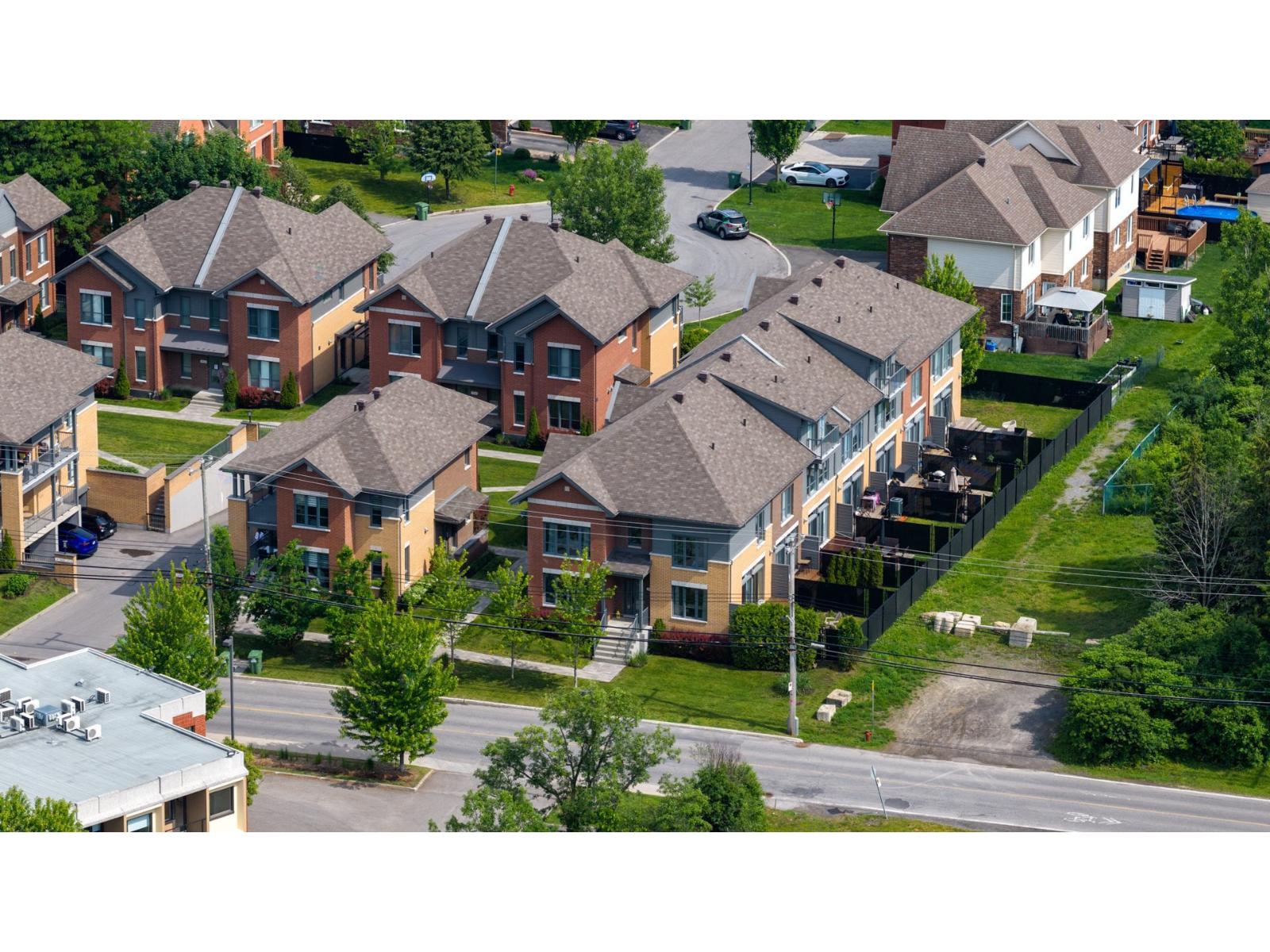 For sale: 18586Z Boul. Gouin O., Montréal (Pierrefonds-Roxboro