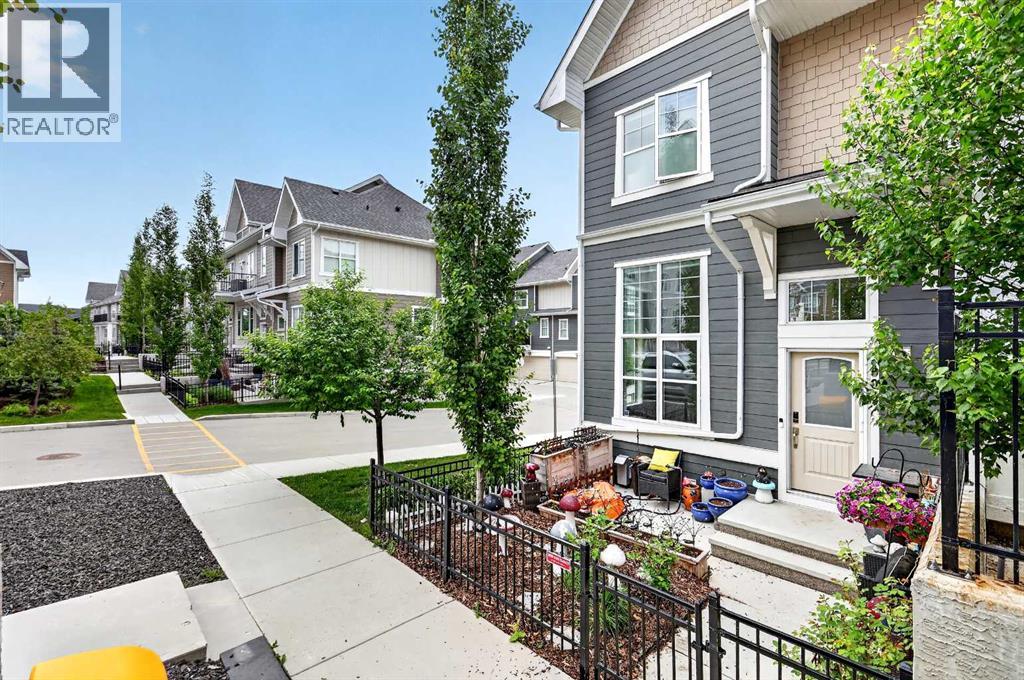 Row / Townhouse for Sale in 903 Cranbrook Walk SE|Calgary, Alberta T3M2V5