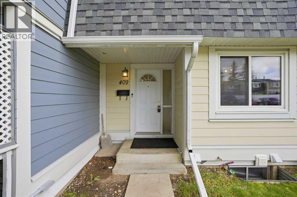 Row / Townhouse for Sale in 409 Georgian Villas NE|Calgary, Alberta T2A7E3 4