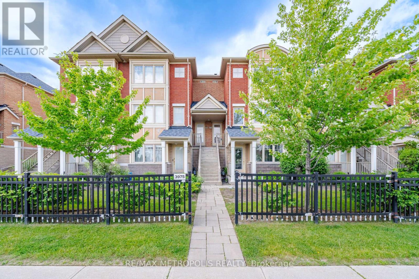 Row / Townhouse for Sale in 17 - 3975 EGLINTON AVENUE W|Mississauga (Churchill Meadows), Ontario L5M0E7