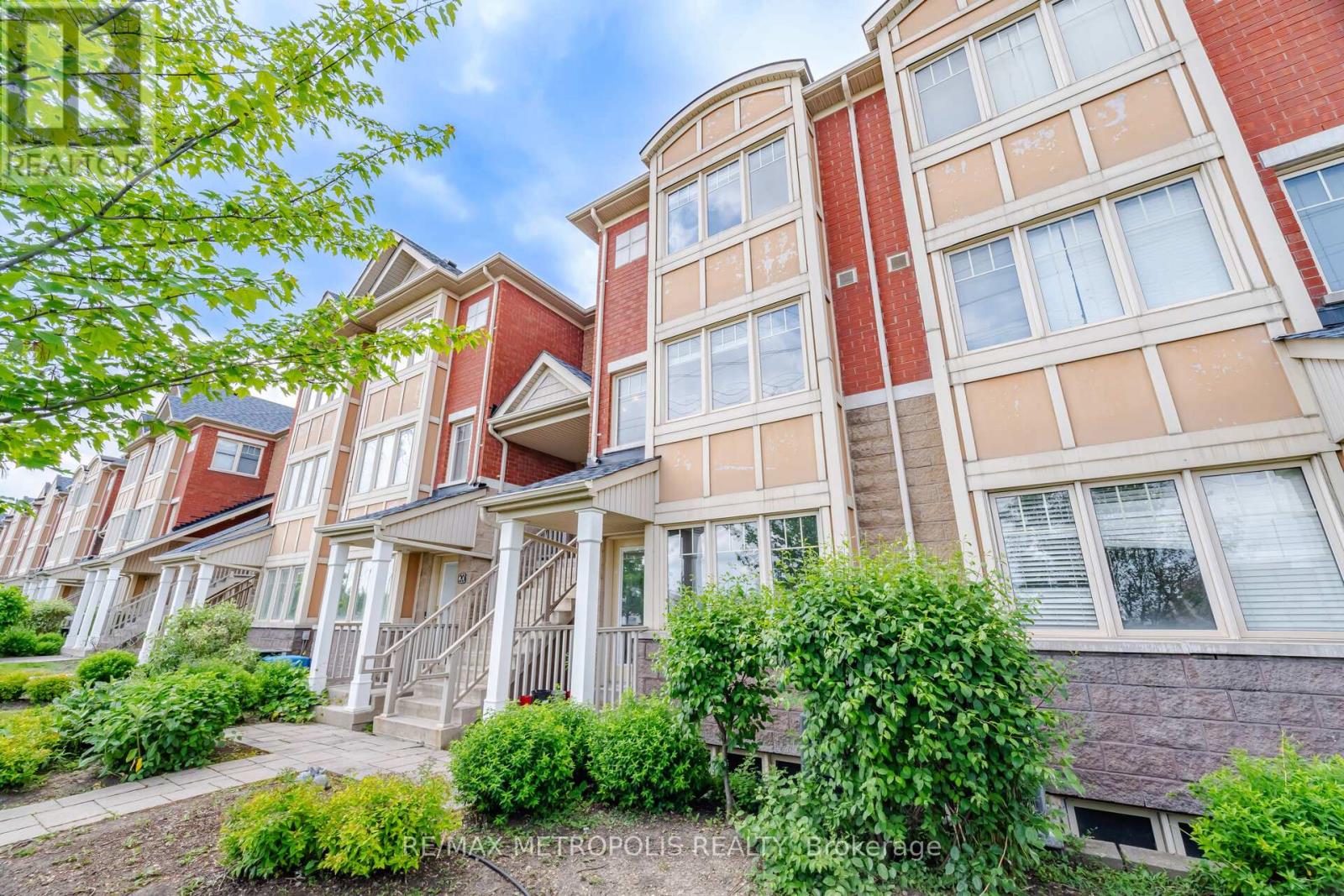 Row / Townhouse for Sale in 17 - 3975 EGLINTON AVENUE W|Mississauga (Churchill Meadows), Ontario L5M0E7 4