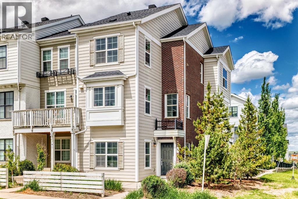 Row / Townhouse for Sale in 6 Nolan Hill Gate NW|Calgary, Alberta T3R0T9