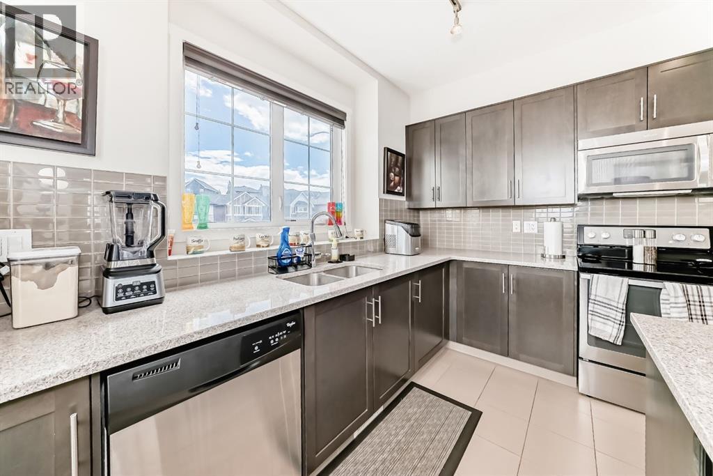 Row / Townhouse for Sale in 6 Nolan Hill Gate NW|Calgary, Alberta T3R0T9 5