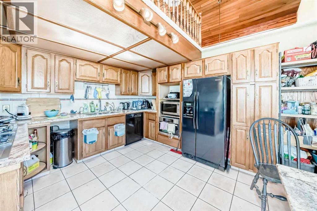 House for Sale in 156 Edgehill Close NW|Calgary, Alberta T3A2X1 5