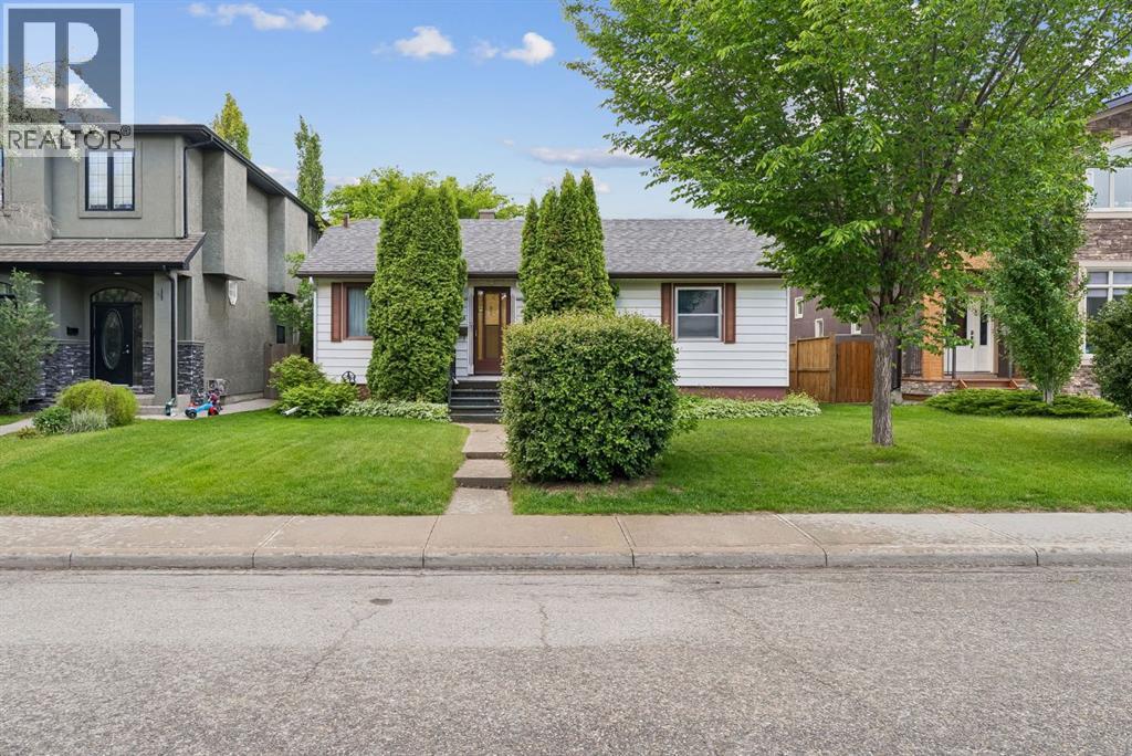 House for Sale in 409 29 Avenue NW|Calgary, Alberta T2M2M4 4