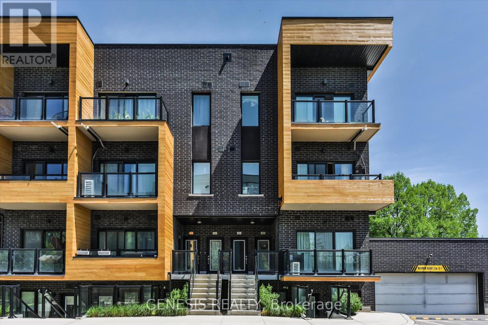 Row / Townhouse for Sale in 243 - 1145 JOURNEYMAN LANE E|Mississauga (Clarkson), Ontario L5J0B5 2