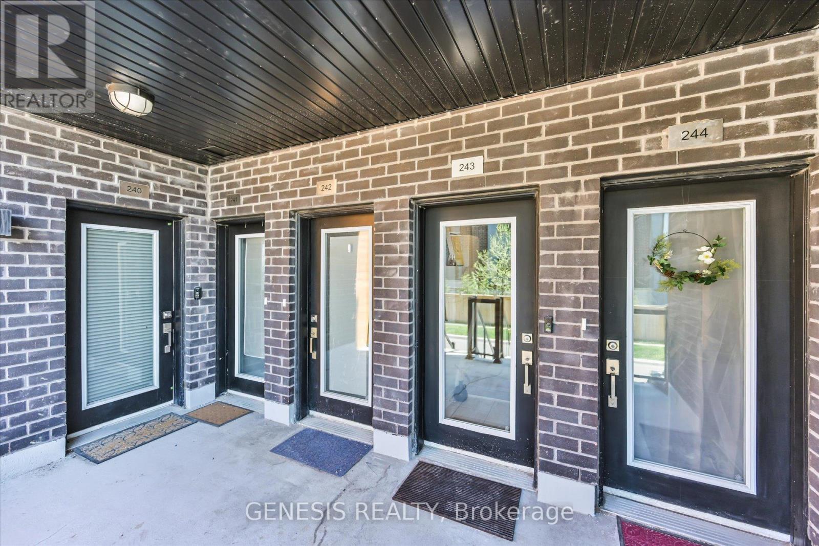 Row / Townhouse for Sale in 243 - 1145 JOURNEYMAN LANE E|Mississauga (Clarkson), Ontario L5J0B5 3