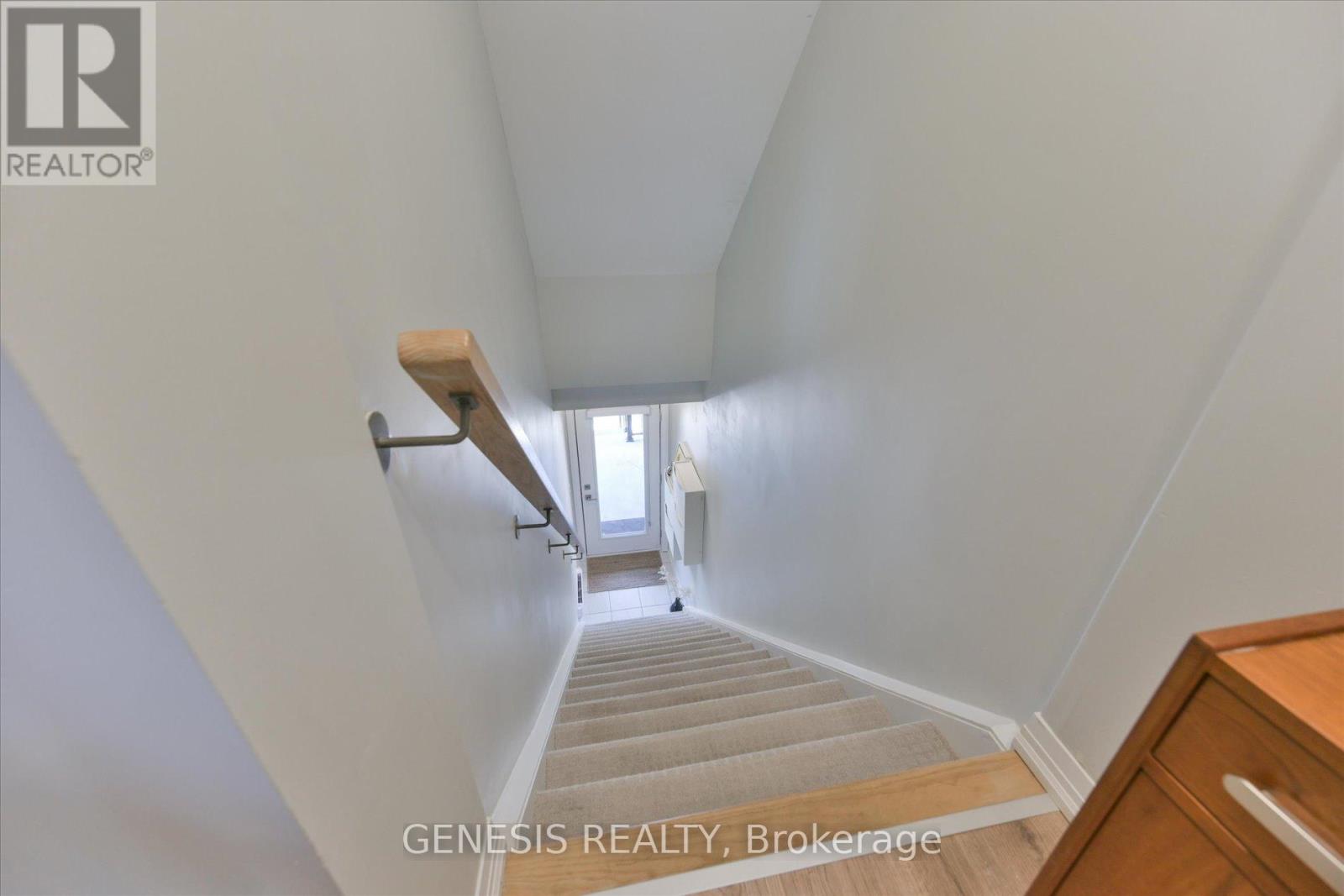 Row / Townhouse for Sale in 243 - 1145 JOURNEYMAN LANE E|Mississauga (Clarkson), Ontario L5J0B5 4