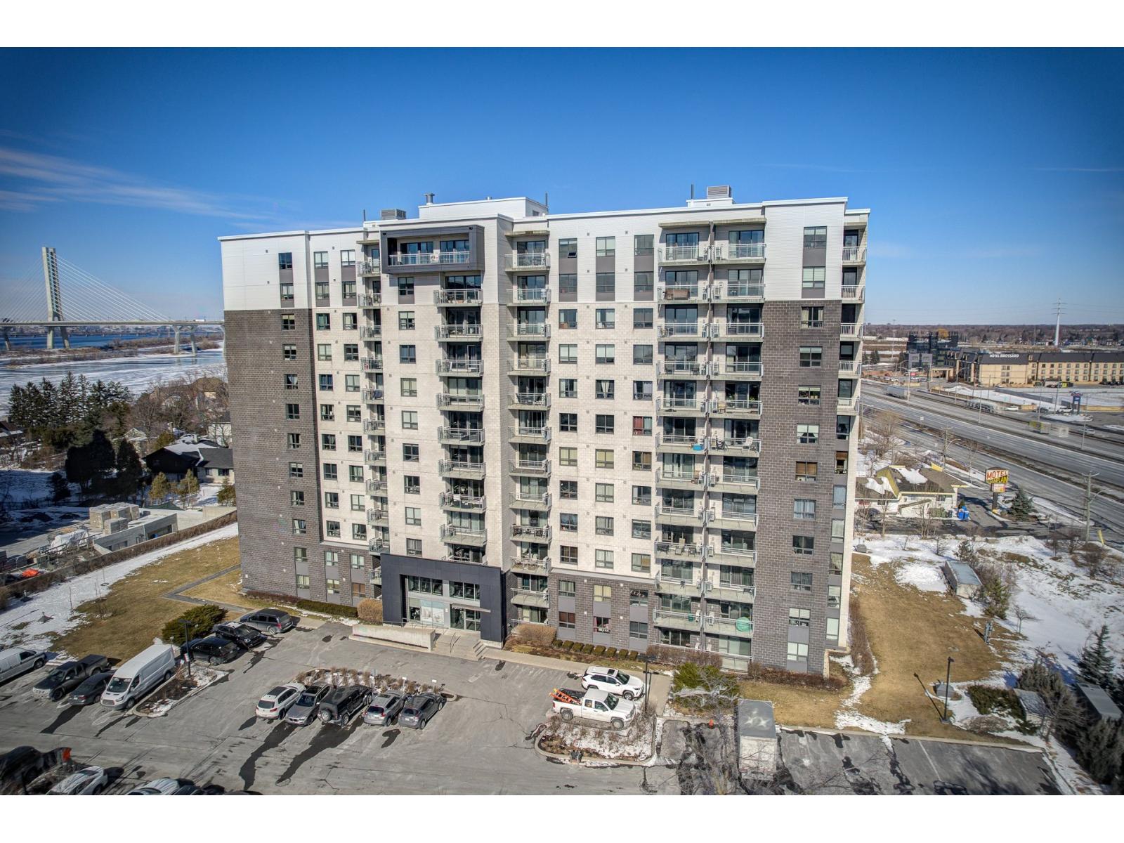 7620 Boul. Marie-Victorin, #1108, Brossard, Quebec J4W1B2