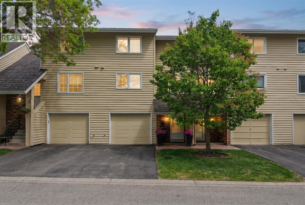 Row / Townhouse for Sale in 322 Point Mckay Gardens NW|Calgary, Alberta T3B5B7