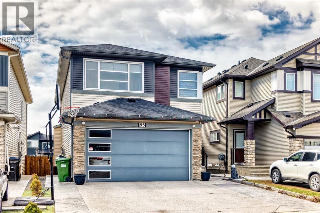 House for Sale in 85 Savanna Close NE|Calgary, Alberta T3J0X7 2