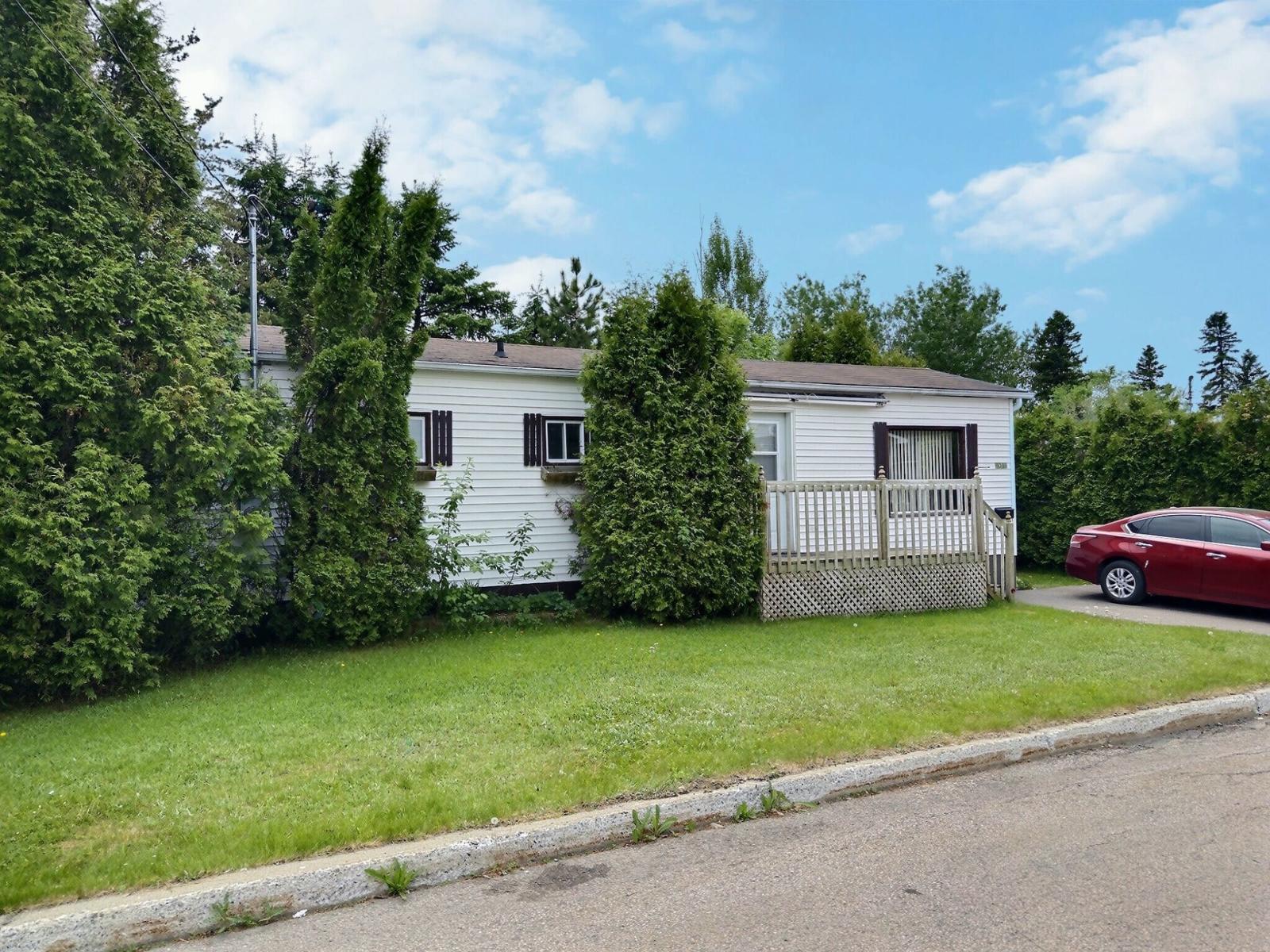 4049 Rue du Bosquet, Saguenay (Jonquière), Quebec G7X9G2