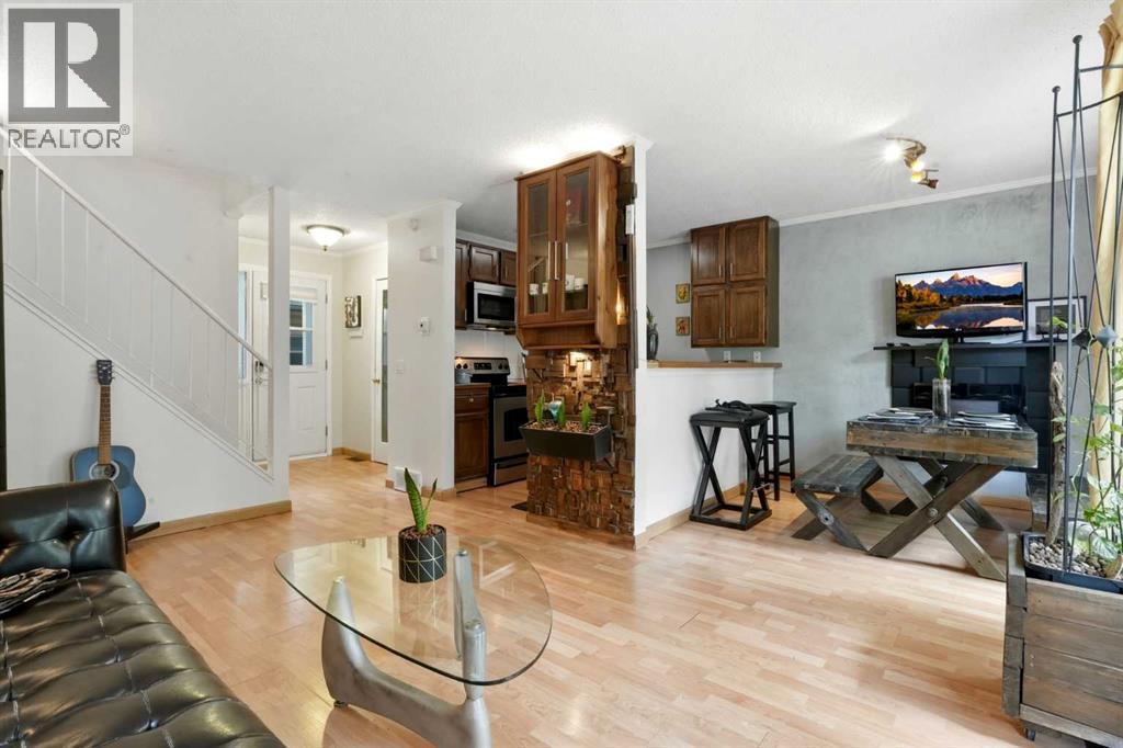 Row / Townhouse for Sale in 2, 97 Grier Place NE|Calgary, Alberta T2K5Y5 2