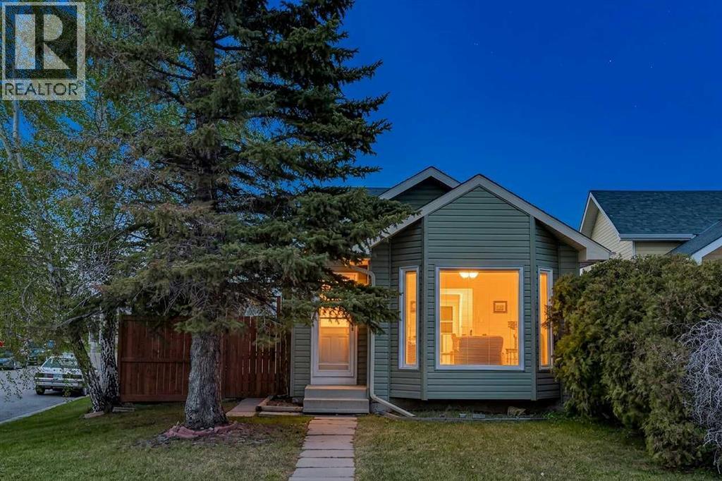 House for Sale in 18 Martinview Crescent NE|Calgary, Alberta T3J2S2 2