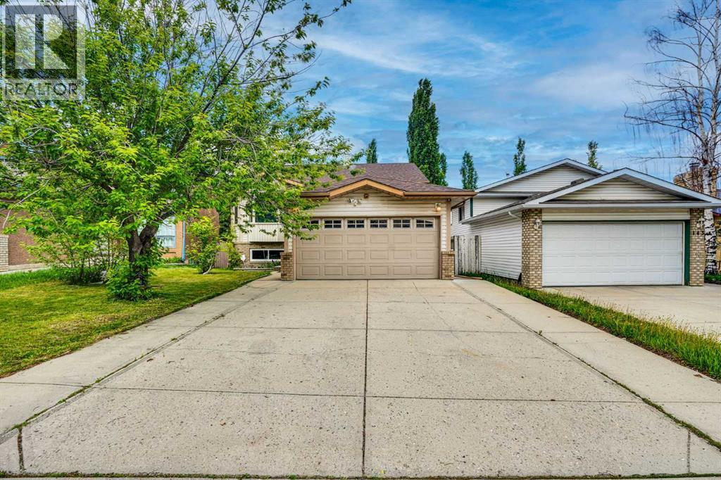 House for Sale in 139 Harvest Glen Rise NE|Calgary, Alberta T3K4B9 2