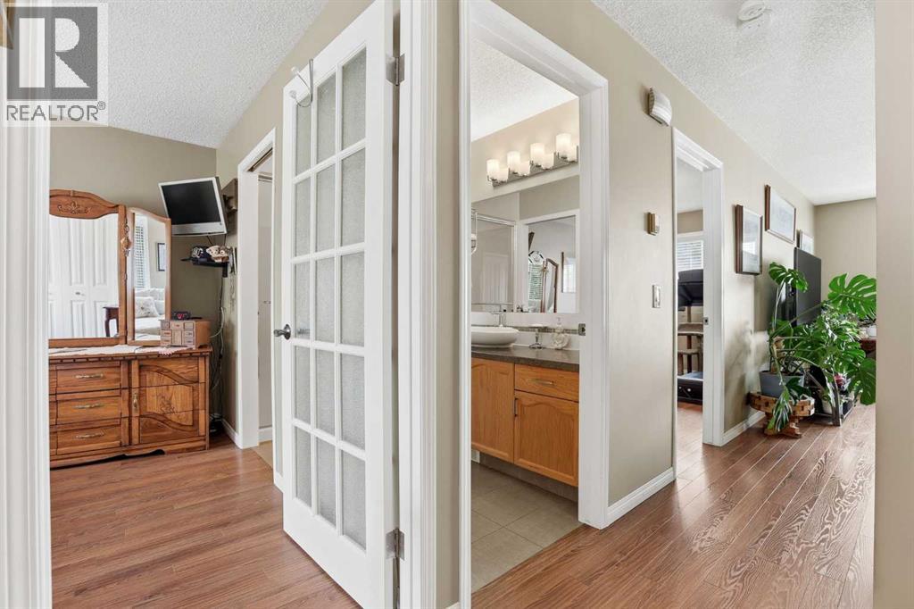 Row / Townhouse for Sale in 11 Macewan Park Heights NW|Calgary, Alberta T3K3W6 4