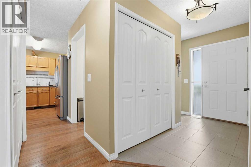 Row / Townhouse for Sale in 11 Macewan Park Heights NW|Calgary, Alberta T3K3W6 3