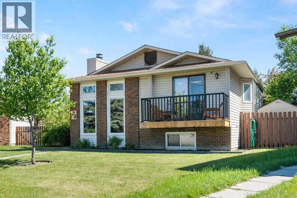 House for Sale in 24 Cedardale Rise SW|Calgary, Alberta T2W3Y5