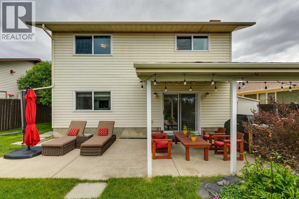 House for Sale in 51 Woodbrook Green SW|Calgary, Alberta T2W4P6 3