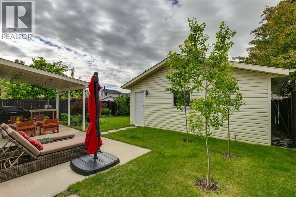 House for Sale in 51 Woodbrook Green SW|Calgary, Alberta T2W4P6 4