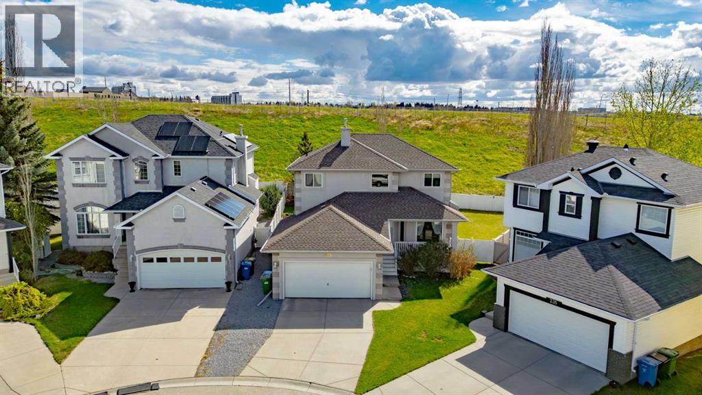 House for Sale in 331 Sierra Madre Court SW|Calgary, Alberta T3H3G7