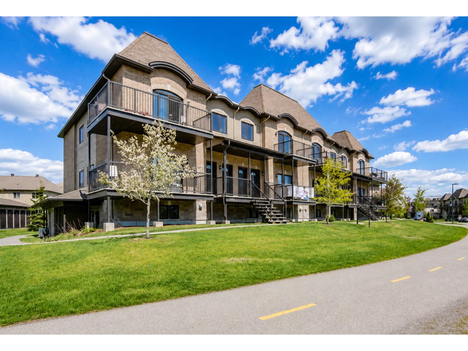 670 Boul. des Grives, #2, Gatineau (Hull), Quebec J9A0A8