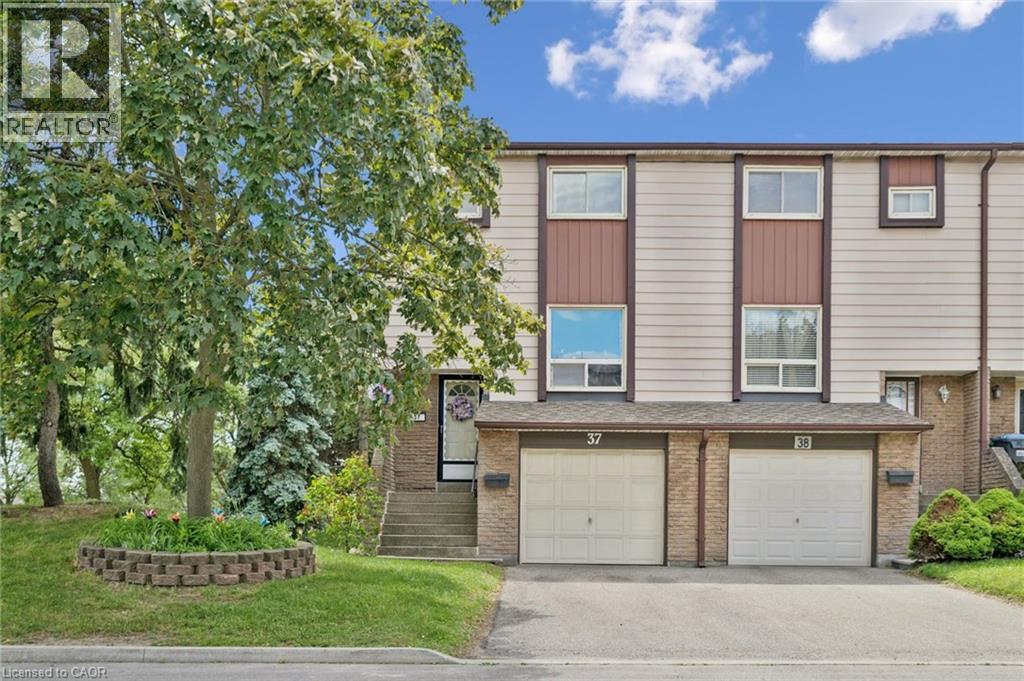 Row / Townhouse for Sale in 1221 DUNDIX Road Unit# 37|Mississauga, Ontario L4Y3Y9 2