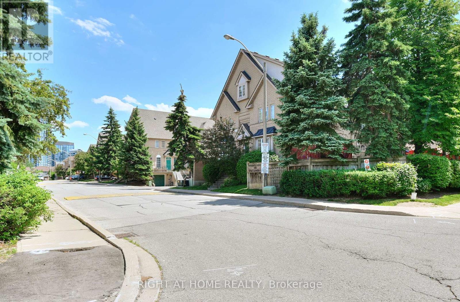 Row / Townhouse for Sale in 35 - 80 STRATHAVEN DRIVE|Mississauga (Hurontario), Ontario L5R3V9 5