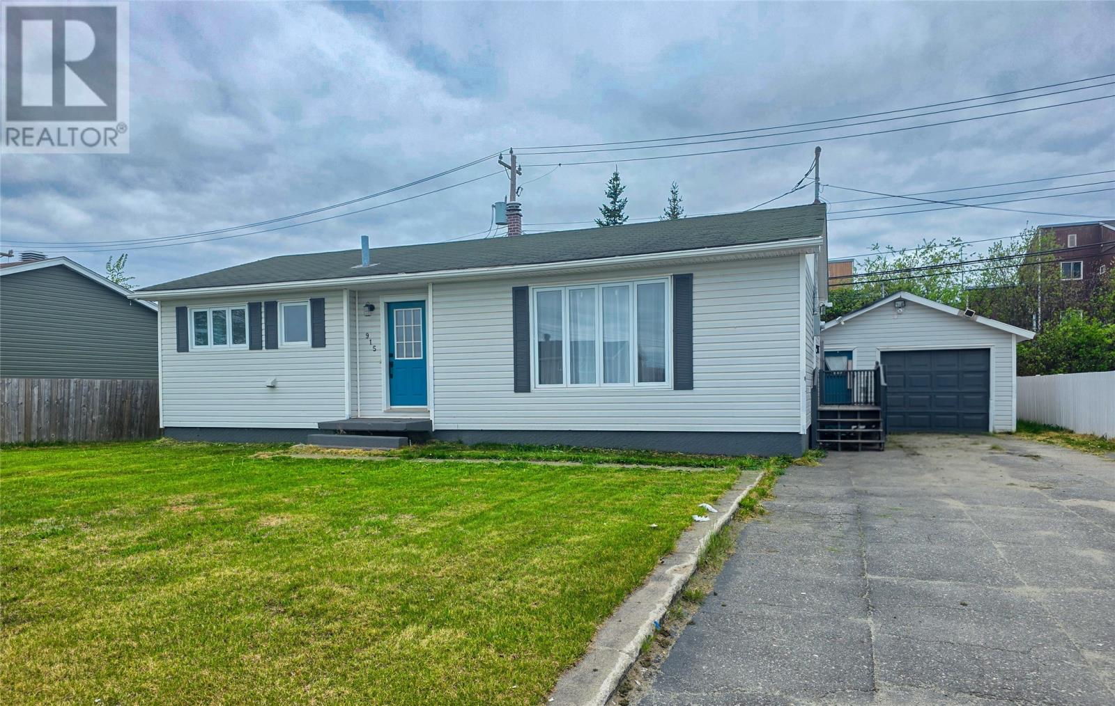 915 Bartlett Drive, Labrador City, Newfoundland & Labrador A2V2N3