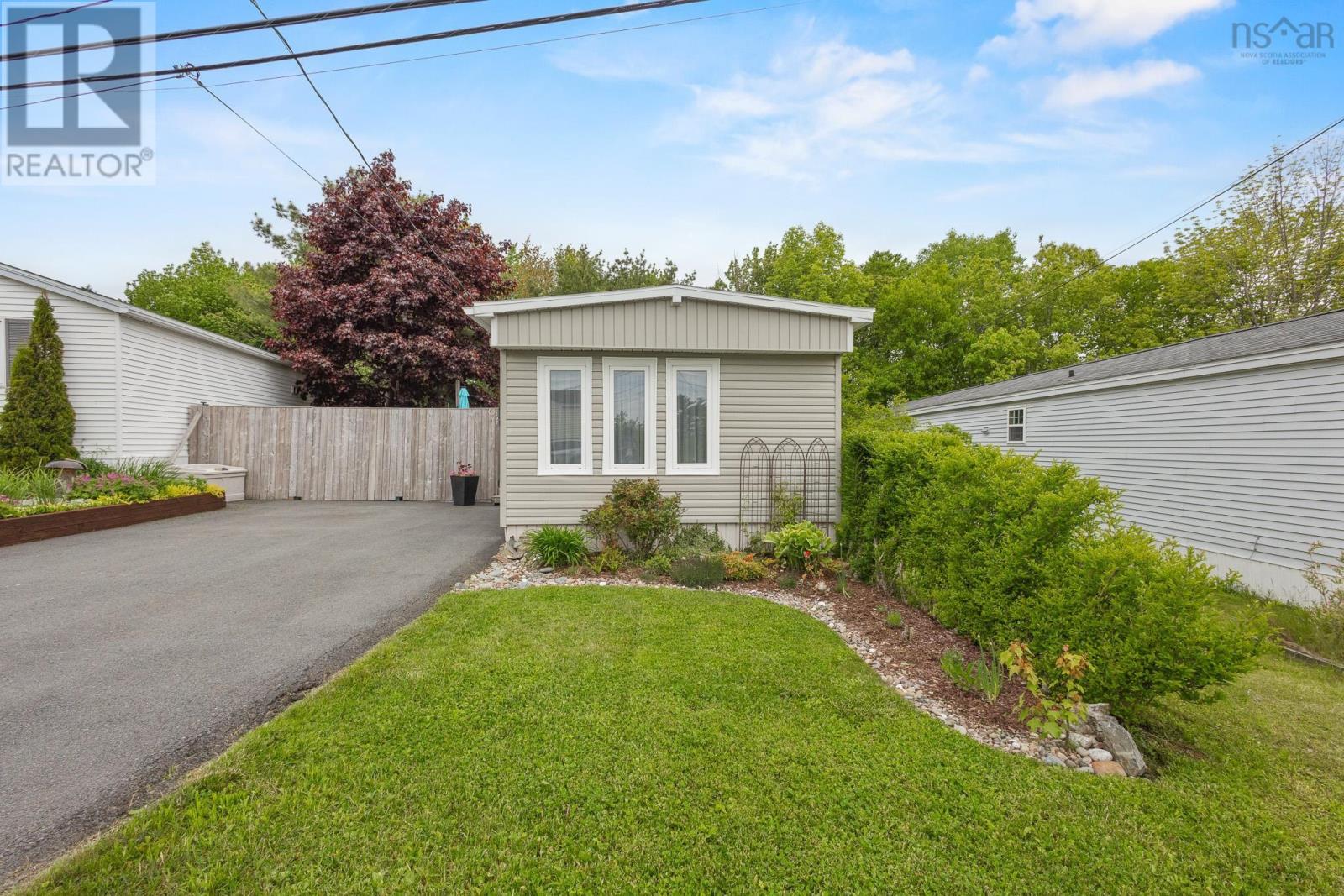 109 Hilltop Drive, Lower Sackville, Nova Scotia B4C2P5