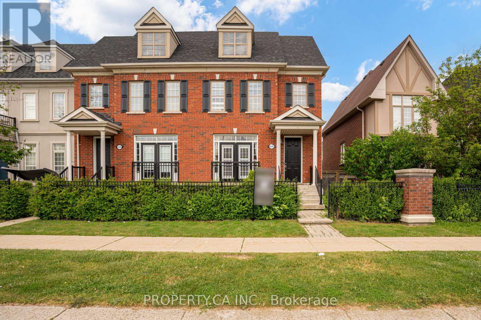 Row / Townhouse for Sale in 3347 EGLINTON AVENUE W|Mississauga (Churchill Meadows), Ontario L5M7W8