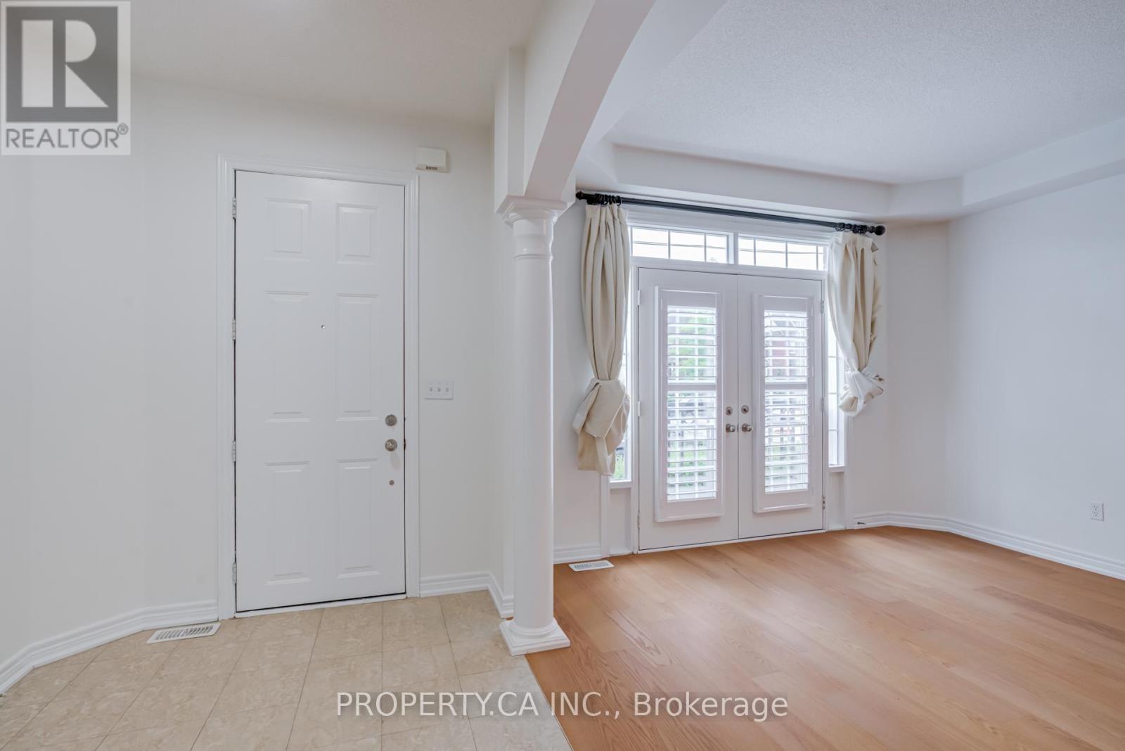 Row / Townhouse for Sale in 3347 EGLINTON AVENUE W|Mississauga (Churchill Meadows), Ontario L5M7W8 2