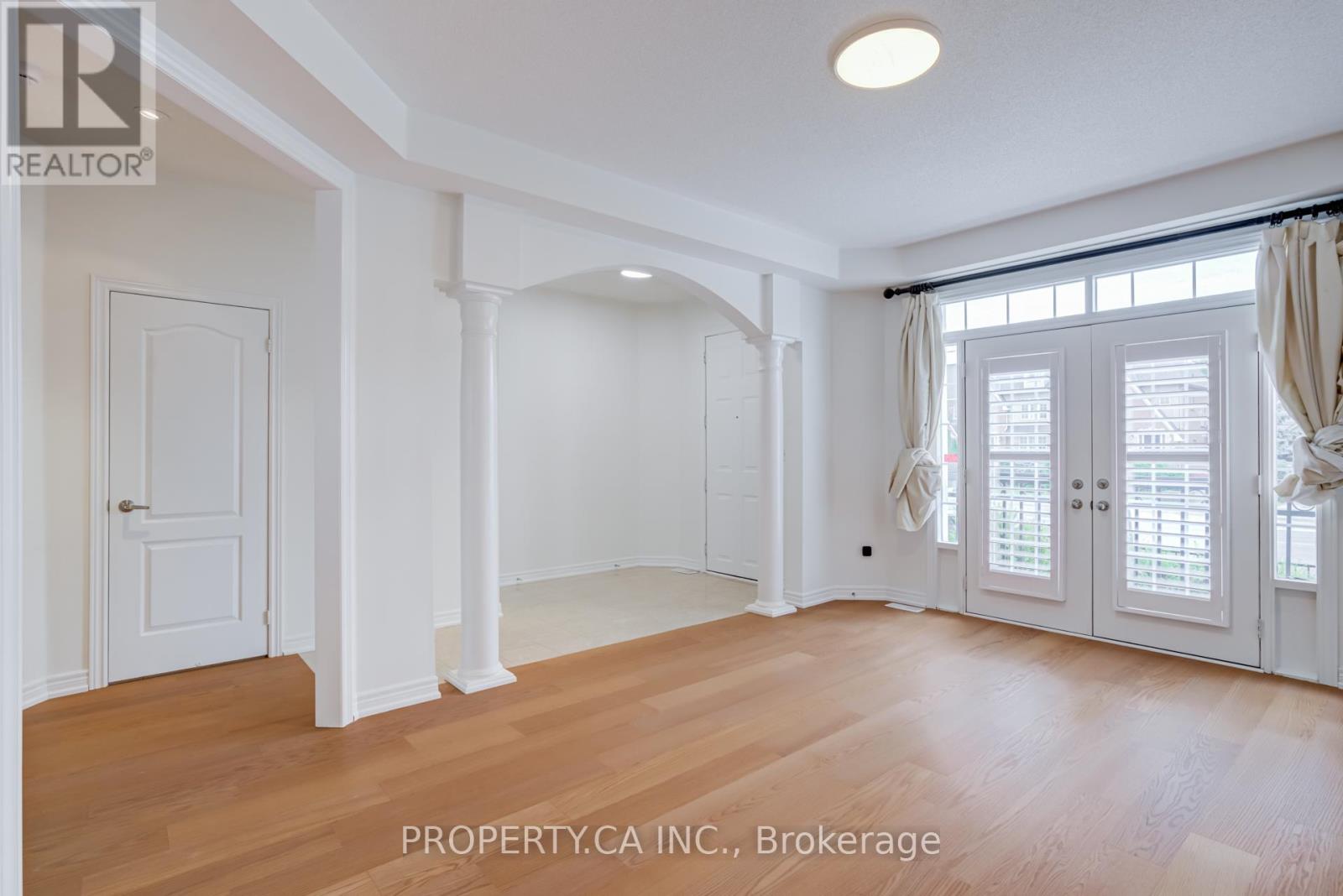 Row / Townhouse for Sale in 3347 EGLINTON AVENUE W|Mississauga (Churchill Meadows), Ontario L5M7W8 5