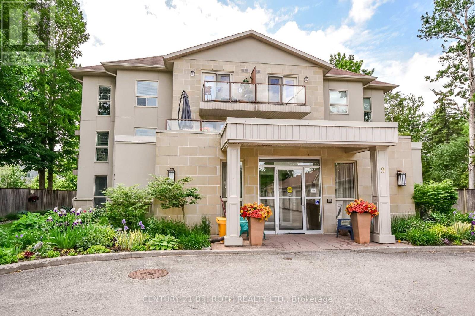 UNIT 302 - 9 WESTMOUNT DRIVE S