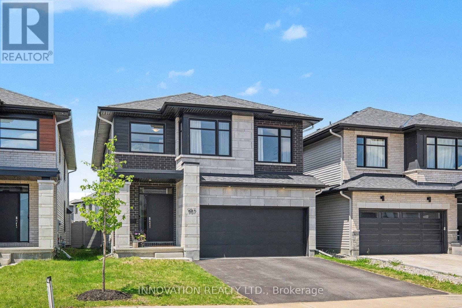 For sale: 957 ATRIUM RIDGE, Ottawa, Ontario K4M0P3 - X13438938 | REALTOR.ca