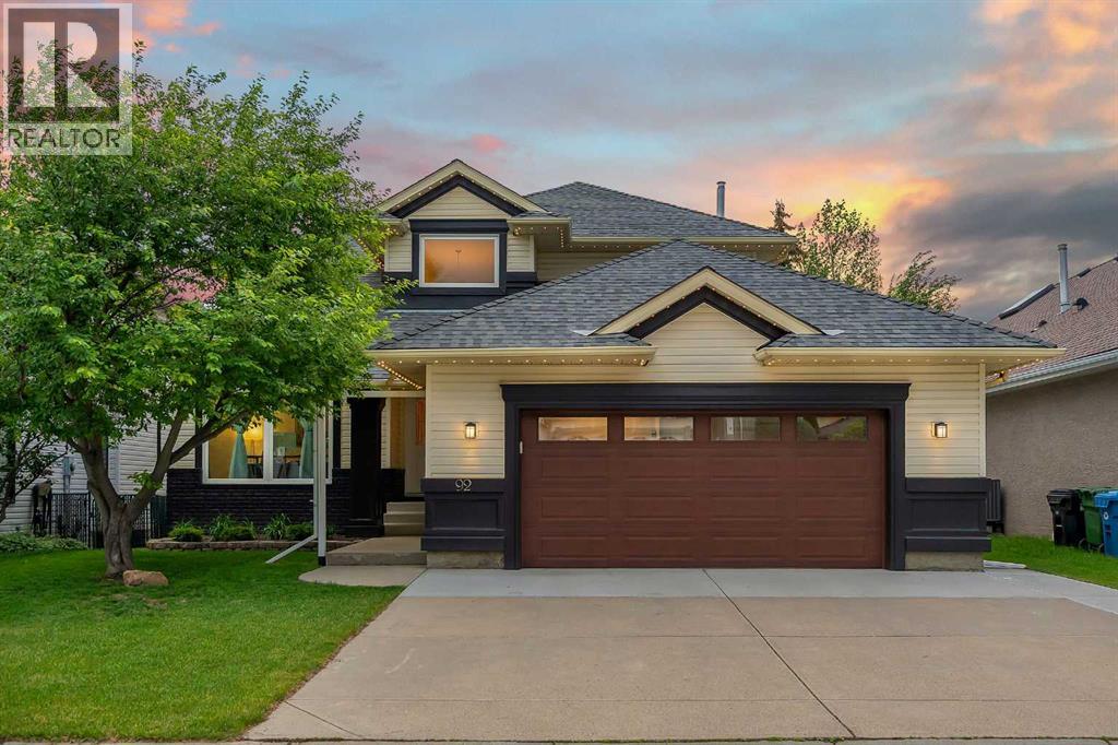 House for Sale in 92 Douglas Woods Grove SE|Calgary, Alberta T2Z2H7