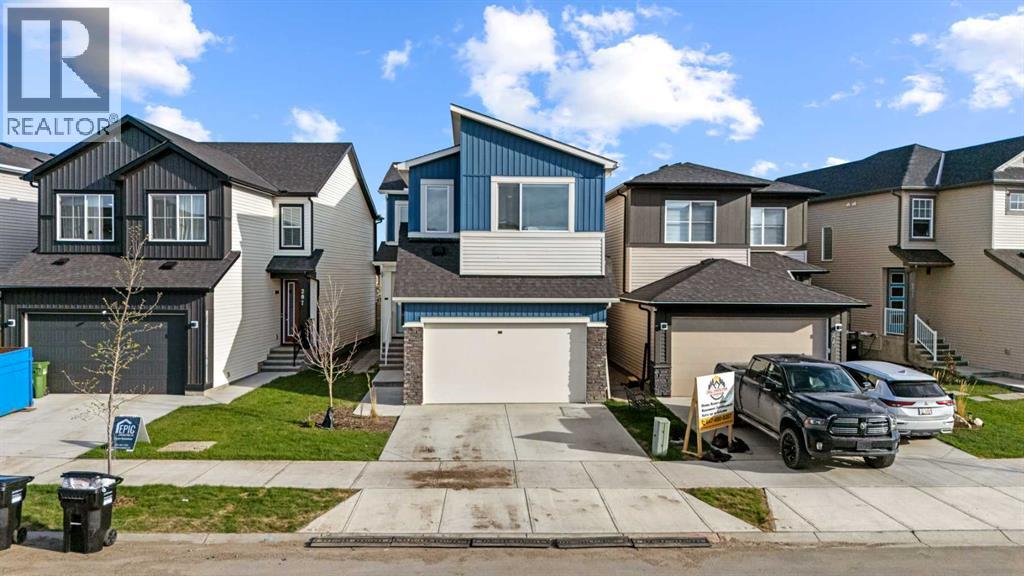 House for Sale in 283 Belvedere Drive SE|Calgary, Alberta T2A7M5 2