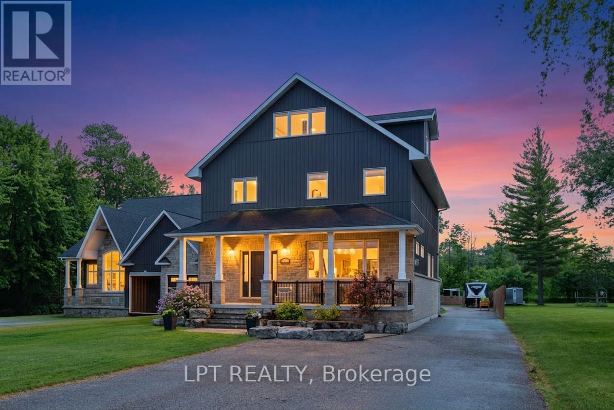 165 LAKE DRIVE E