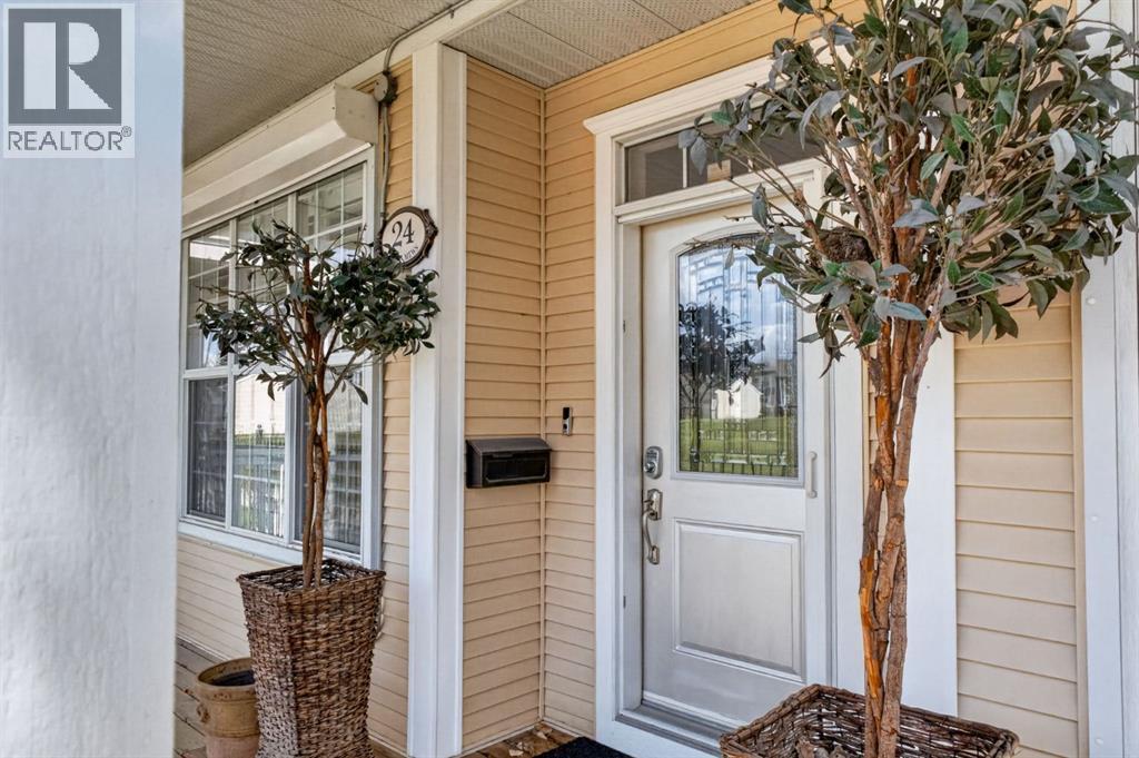 Row / Townhouse for Sale in 24 Ypres Mews SW|Calgary, Alberta T2T6L2 2